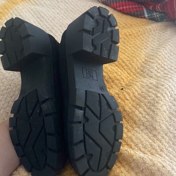 All black wedged boots - Picture 2 of 4